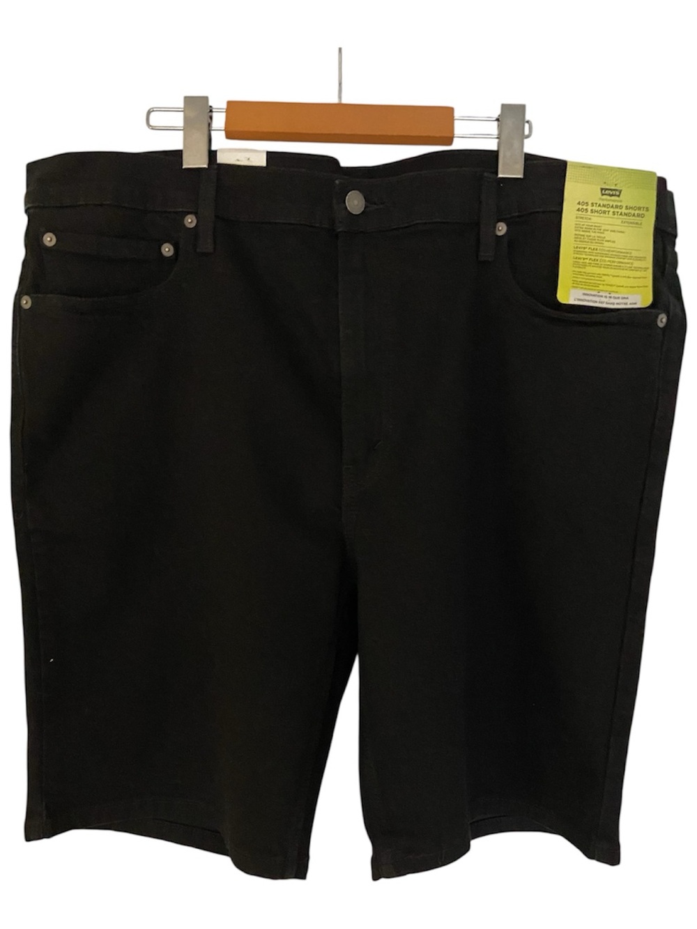 Men’s NWT  Levi’s Strauss &Co black 405 standard shorts stretch sz 42, 5 pocket